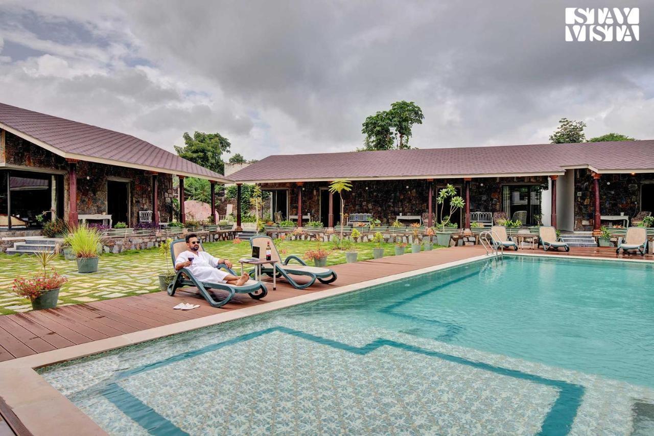 Stayvista'S The Earthen Boutique - City Escape With Spacious Pool, Terrace, Lawn & Indoor-Outdoor Games Udaipur Extérieur photo